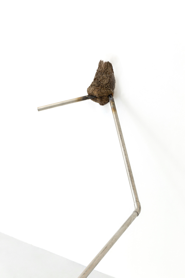 L002